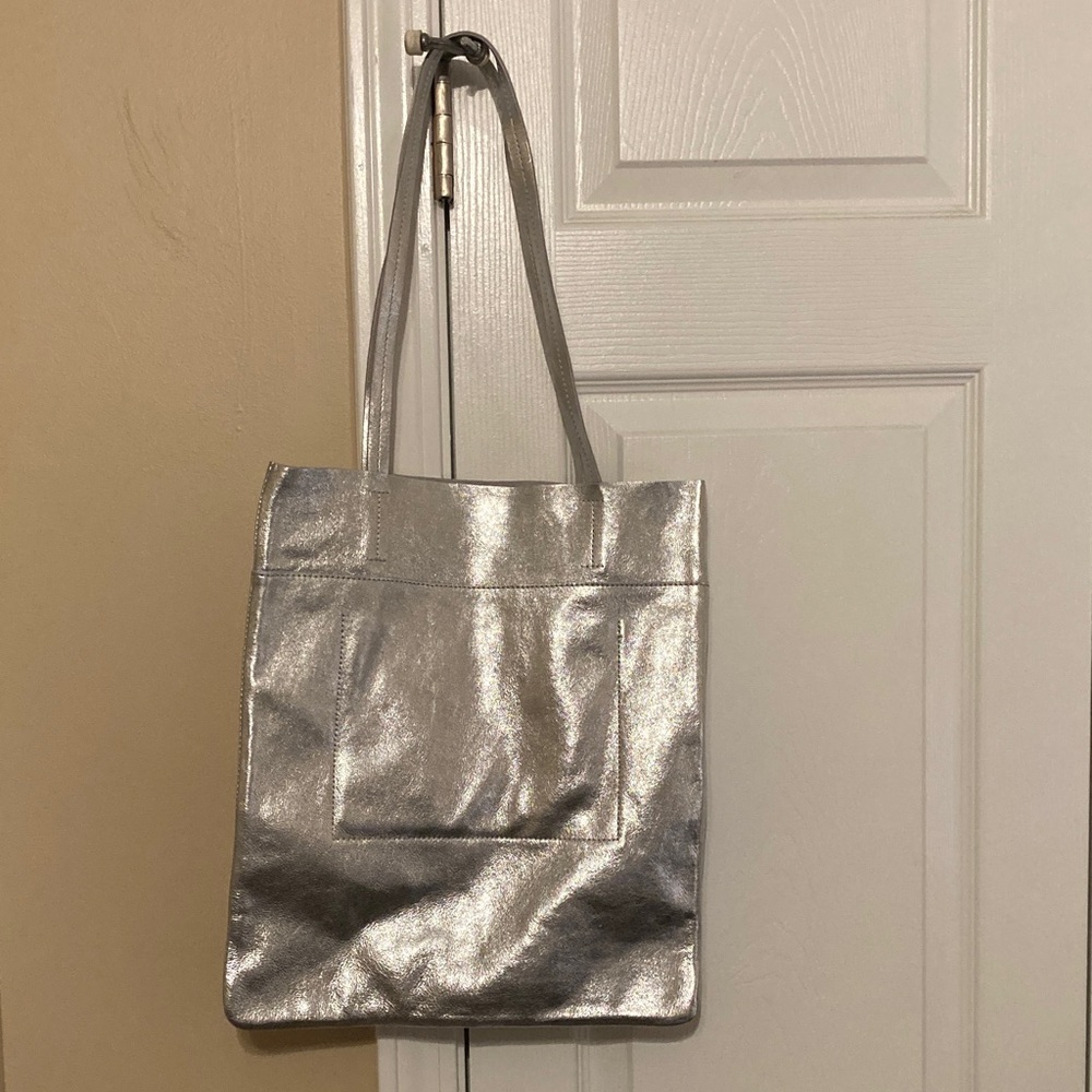 Madewell magazine tote in metallic leather